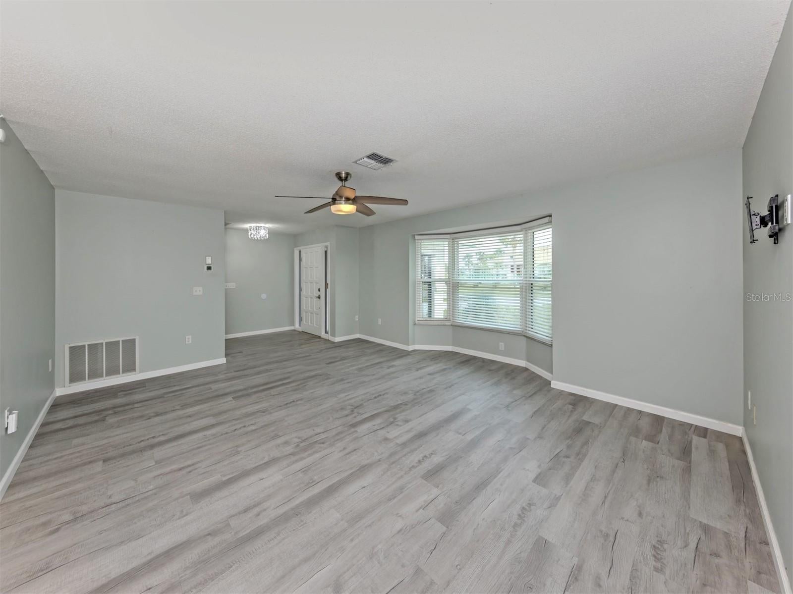 1053 Derian Pl, Nokomis, FL 34275 photo
