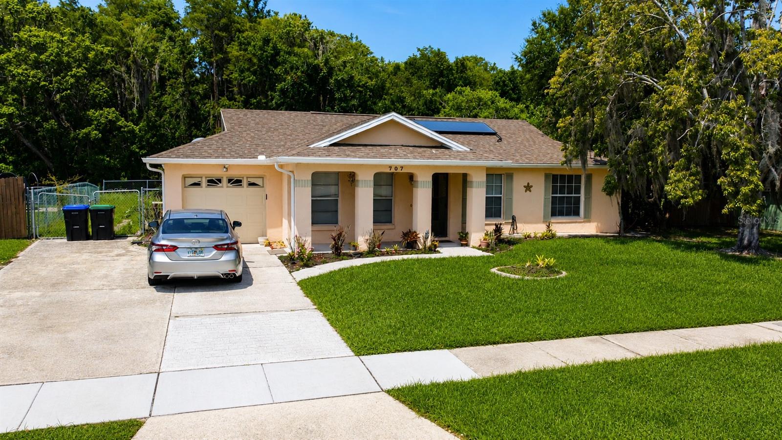 707 Iowa Woods Cir, Orlando, FL 32824