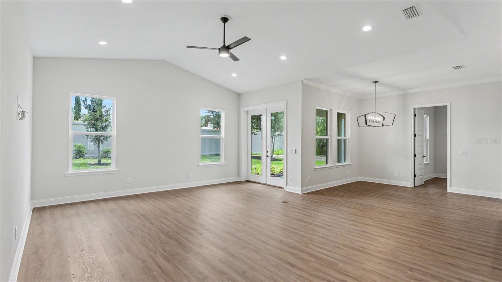 5367 Clubhouse Hills Ln, Lakeland, FL 33812 photo