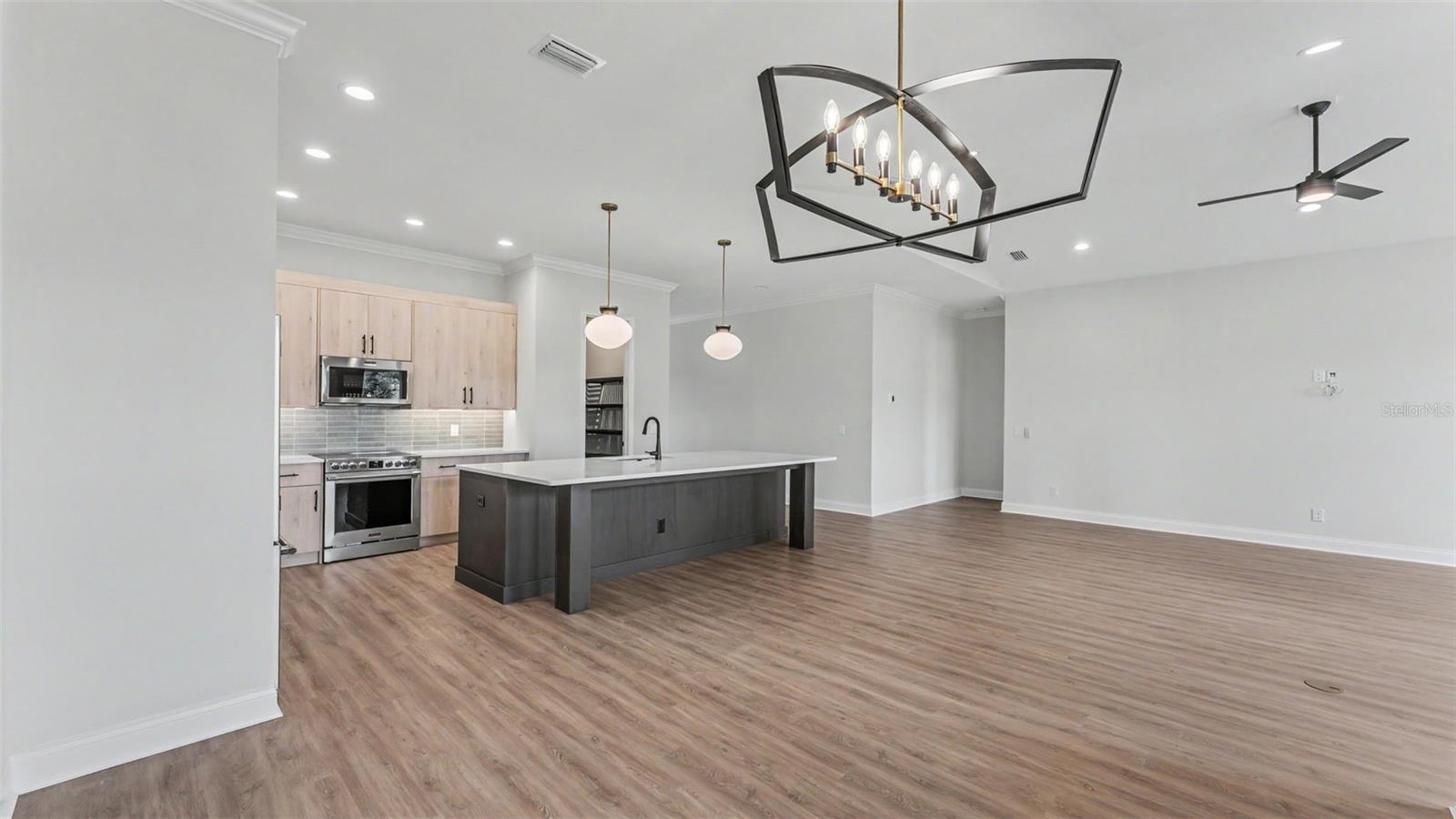 5367 Clubhouse Hills Ln, Lakeland, FL 33812 photo