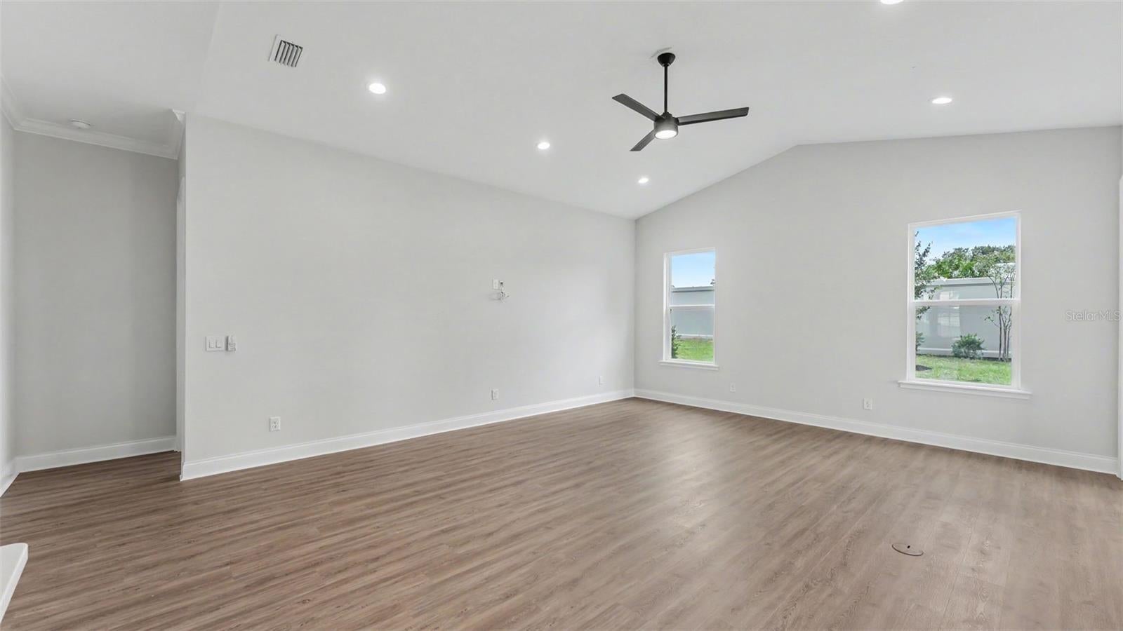 5367 Clubhouse Hills Ln, Lakeland, FL 33812 photo