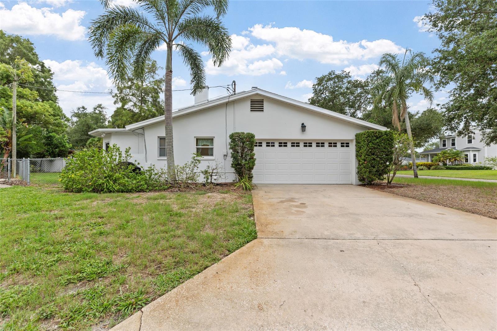 1901 Dormieone Rd, Saint Petersburg, FL 33710 photo