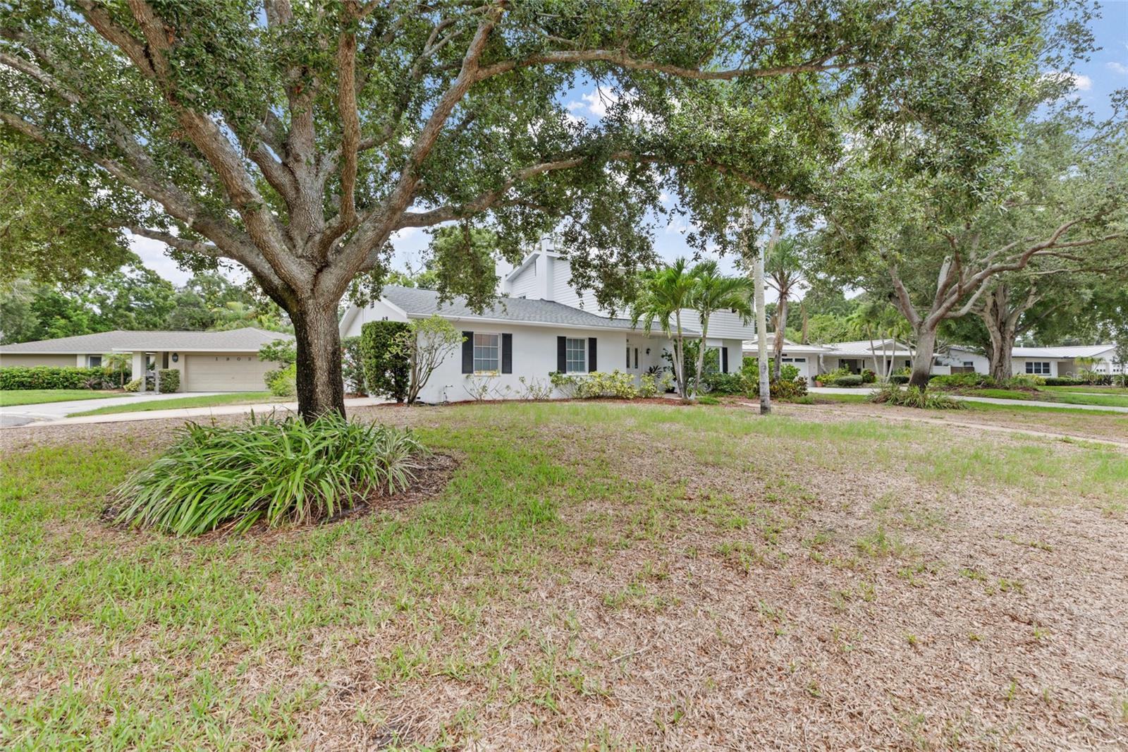 1901 Dormieone Rd, Saint Petersburg, FL 33710 photo