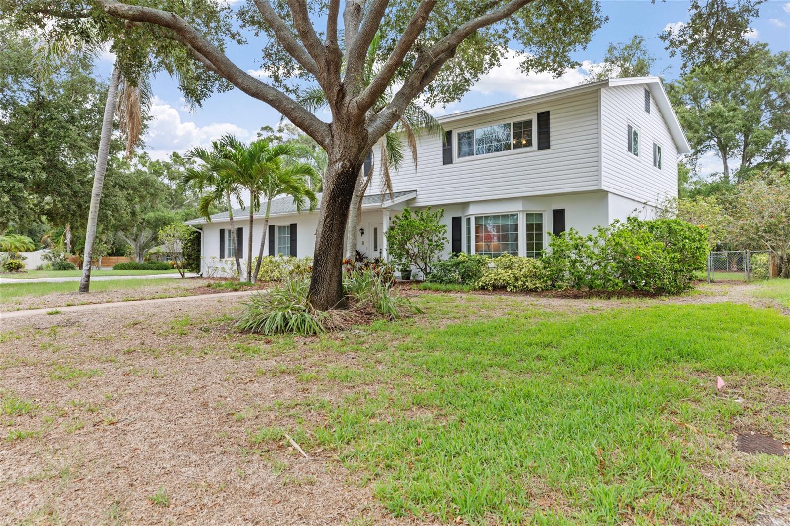 1901 Dormieone Rd, Saint Petersburg, FL 33710