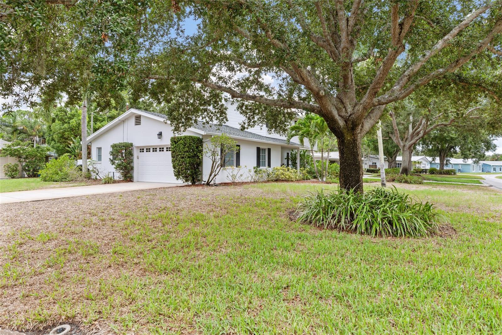 1901 Dormieone Rd, Saint Petersburg, FL 33710 photo