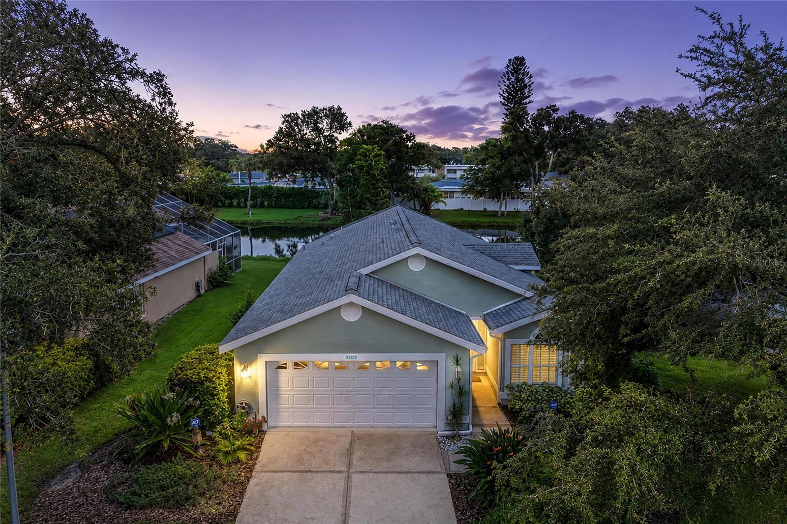 7488 Eleanor Cir, Sarasota, FL 34243