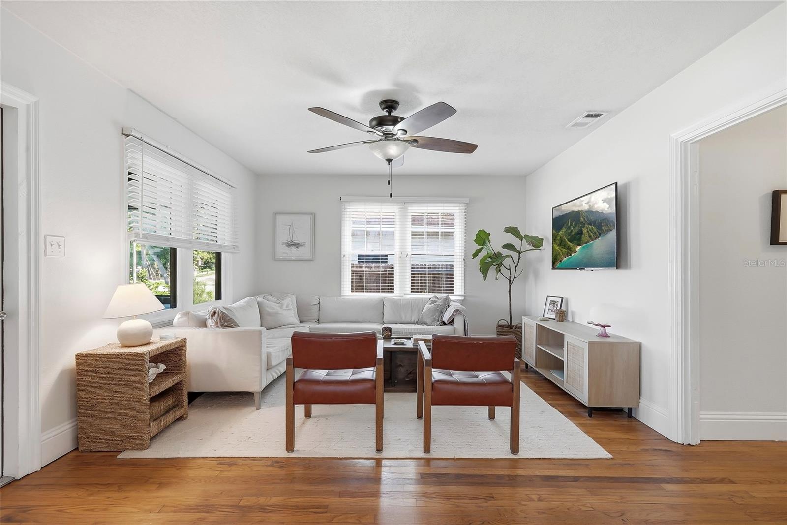 6031 Hobson St, Saint Petersburg, FL 33703 photo