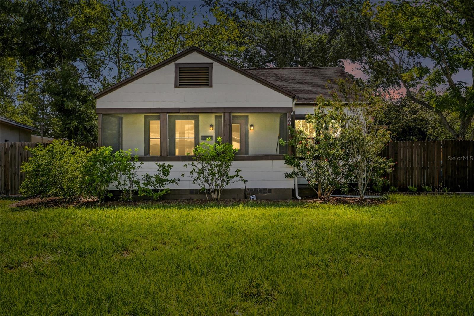 6031 Hobson St, Saint Petersburg, FL 33703 photo
