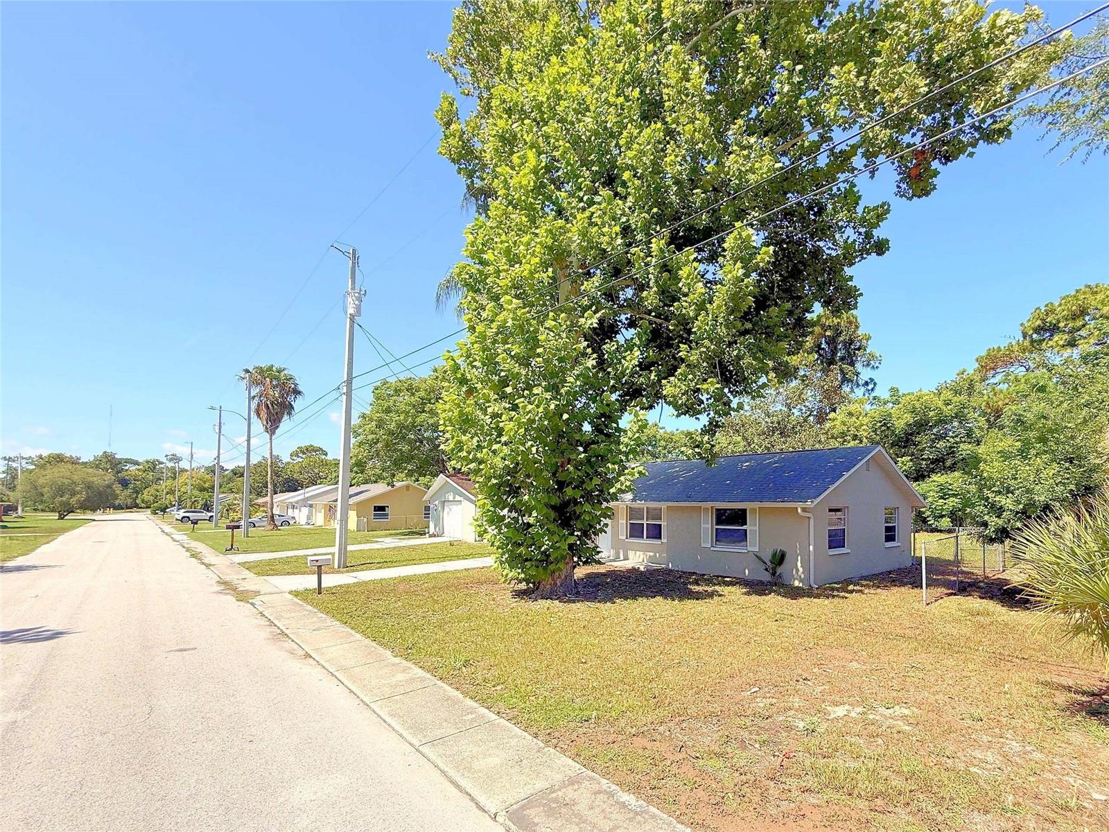 15839 Villa Dr, Hudson, FL 34667 photo