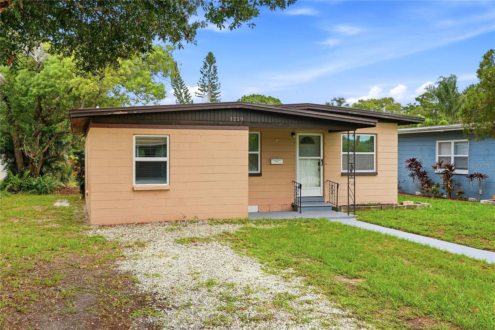 3219 40 St, Saint Petersburg, FL 33713 photo