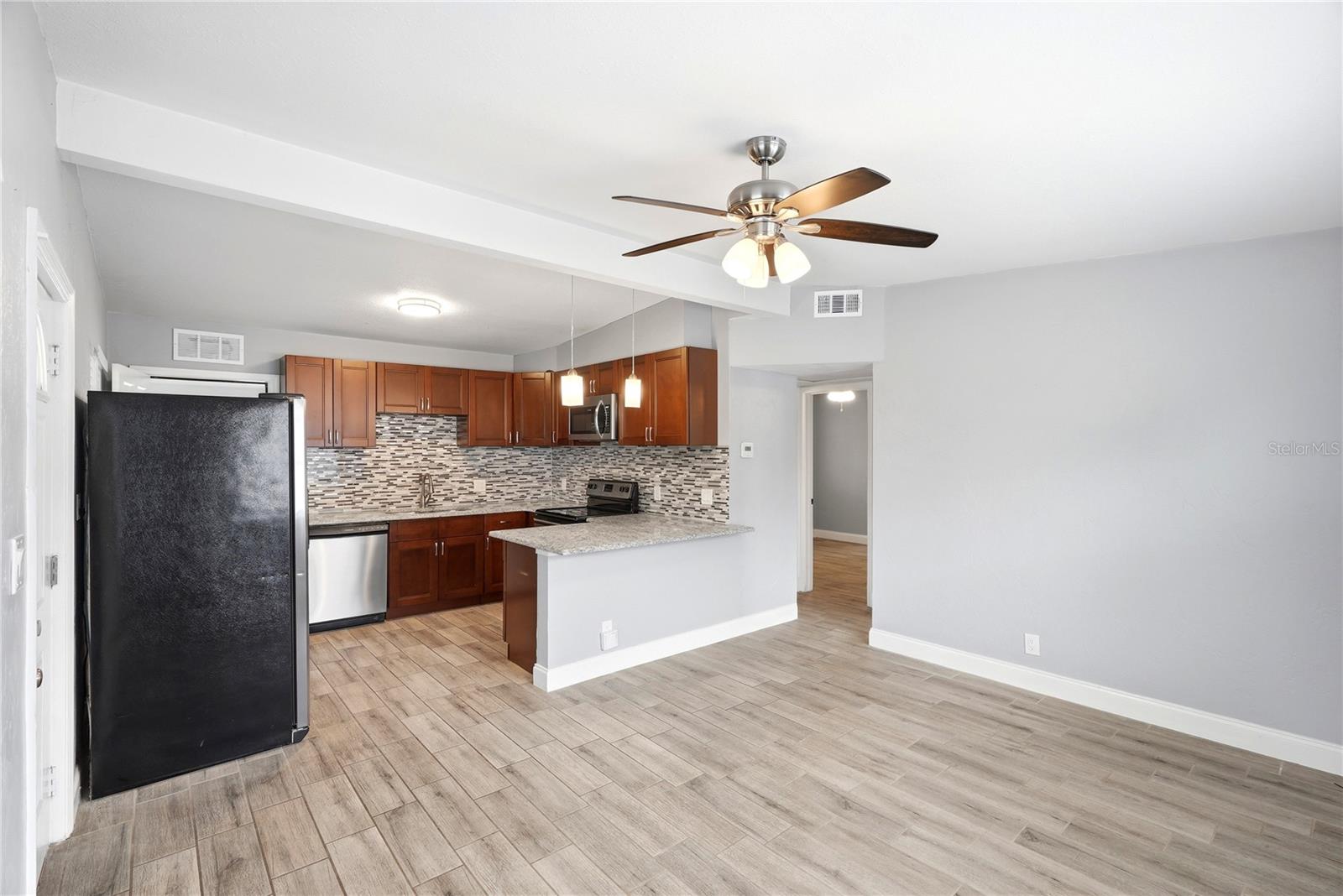 3219 40 St, Saint Petersburg, FL 33713 photo