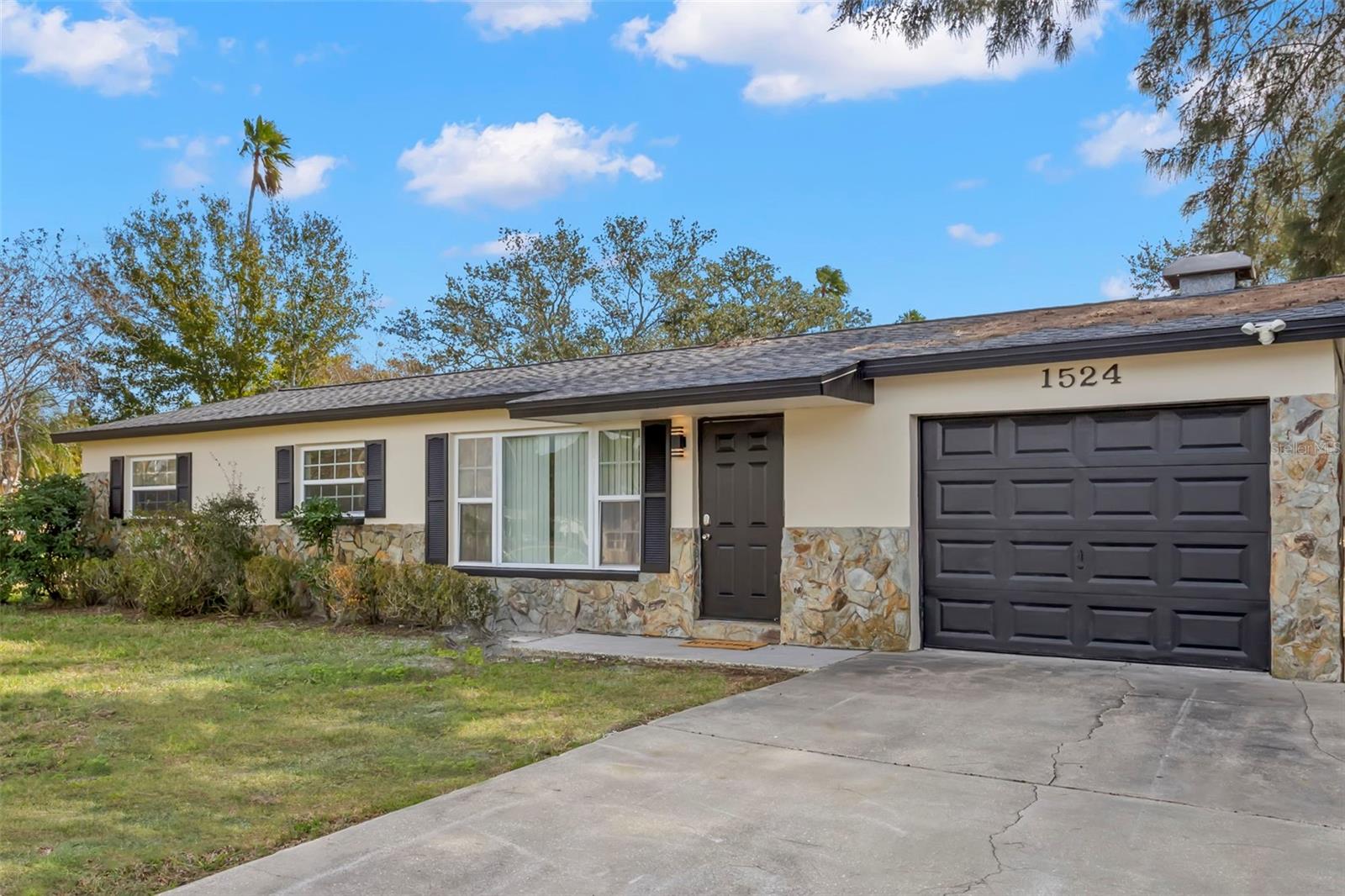 1524 Arizona Ave, Saint Petersburg, FL 33703 photo
