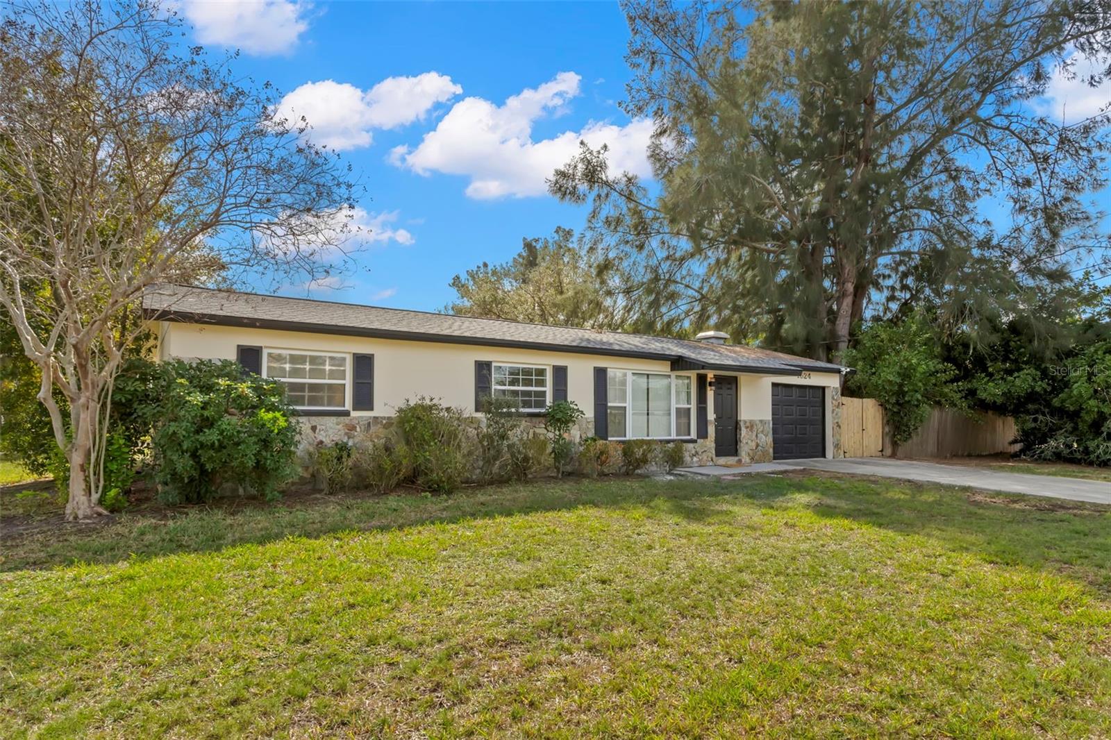 1524 Arizona Ave, Saint Petersburg, FL 33703 photo
