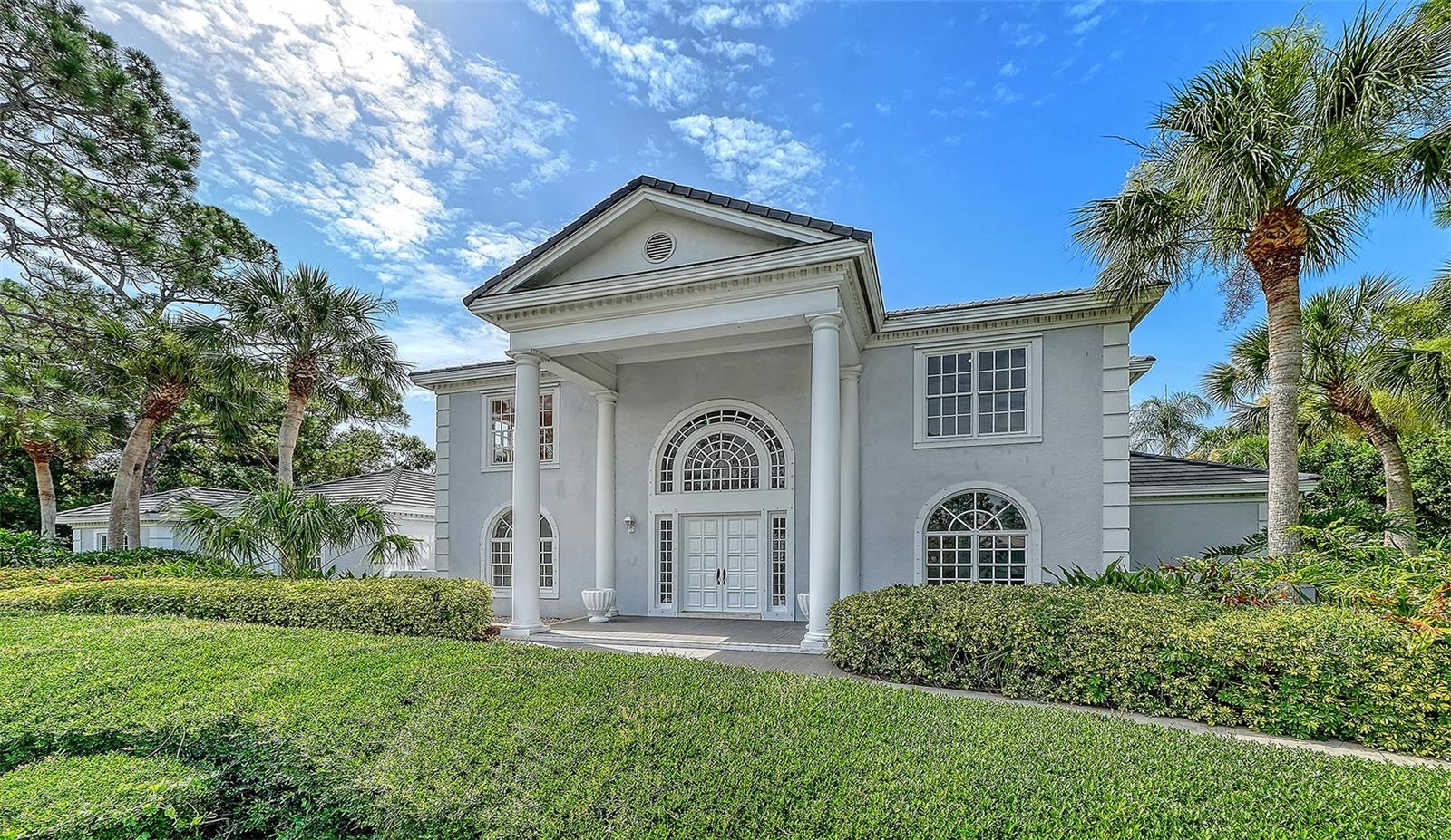 916 Macewen Dr, Osprey, FL 34229