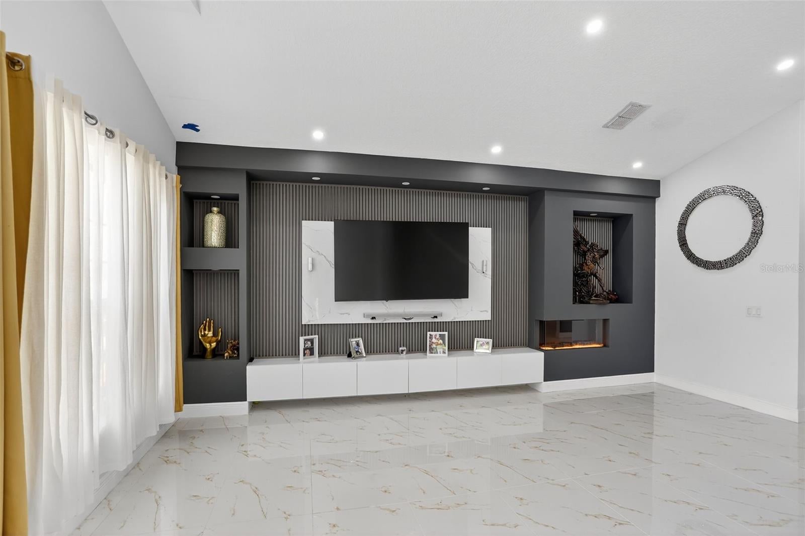 738 Hacienda Cir, Kissimmee, FL 34741 photo