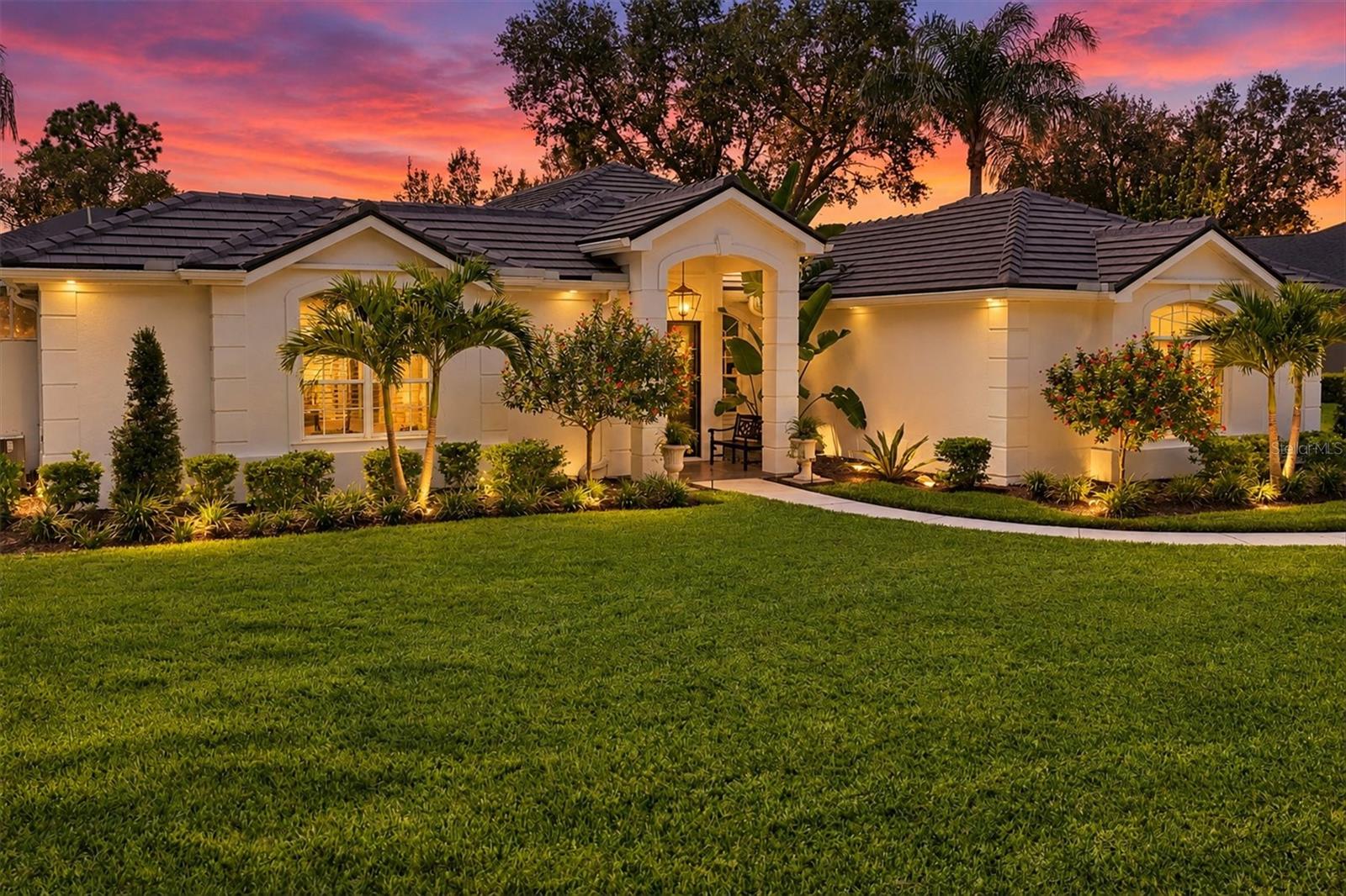 8708 Woodbriar Dr, Sarasota, FL 34238