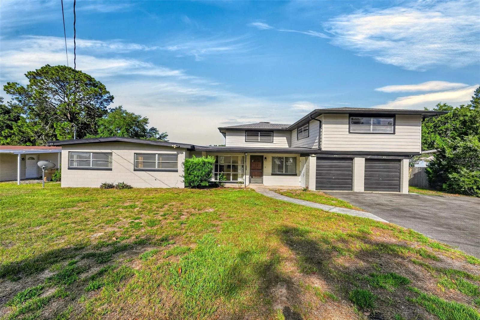 710 Twin Oaks Ln, Eustis, FL 32726