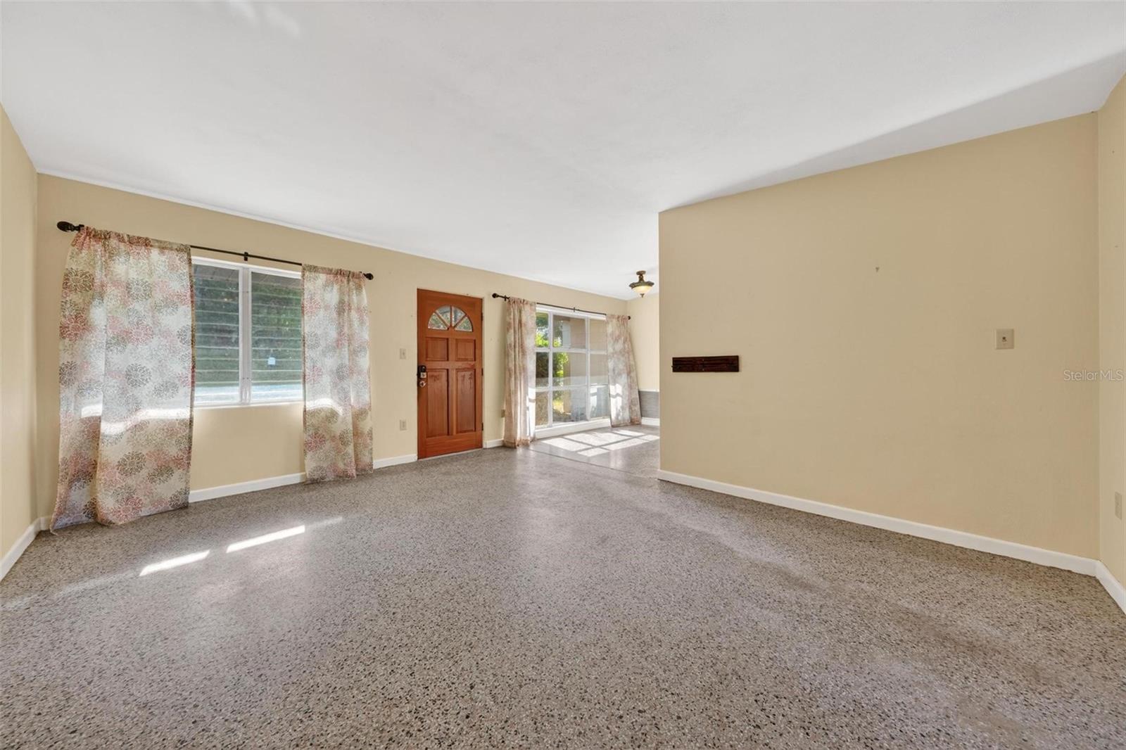 710 Twin Oaks Ln, Eustis, FL 32726 photo