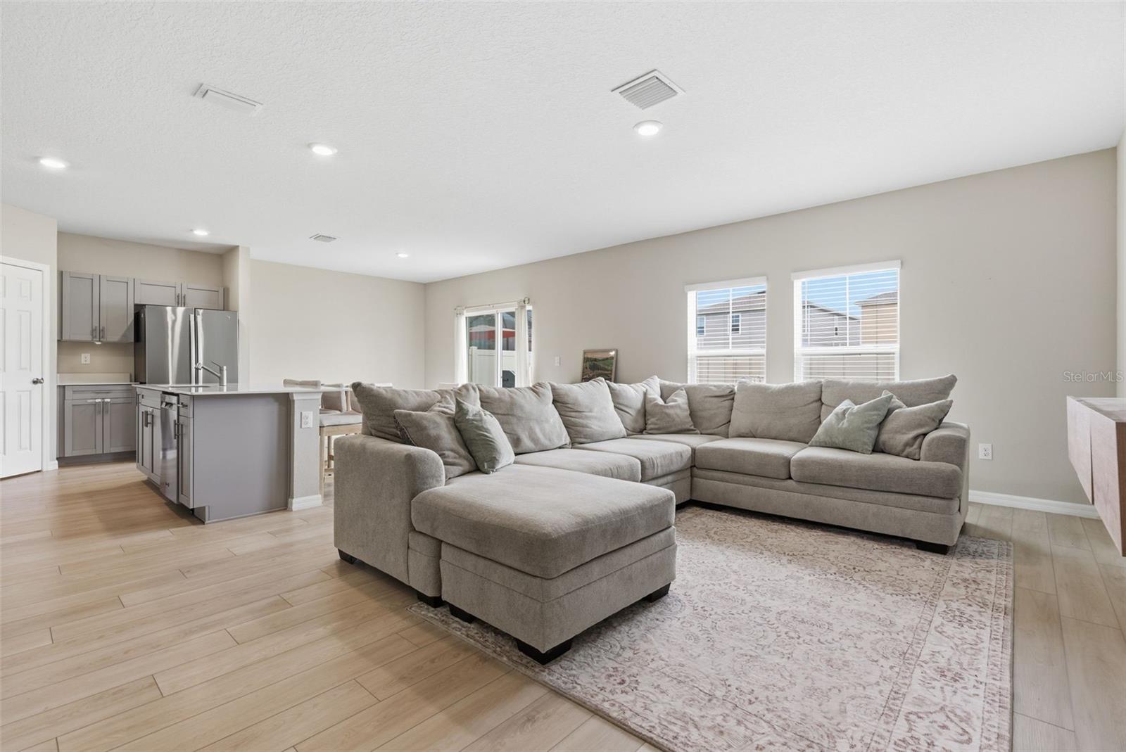 12950 Pasture Woods Pl, Lithia, FL 33547 photo