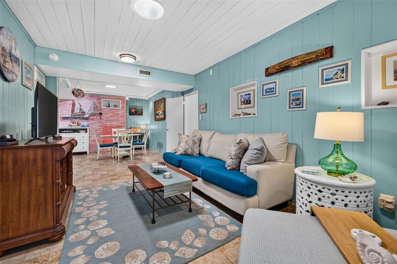 114 81 St, Bradenton Beach, FL 34217 photo
