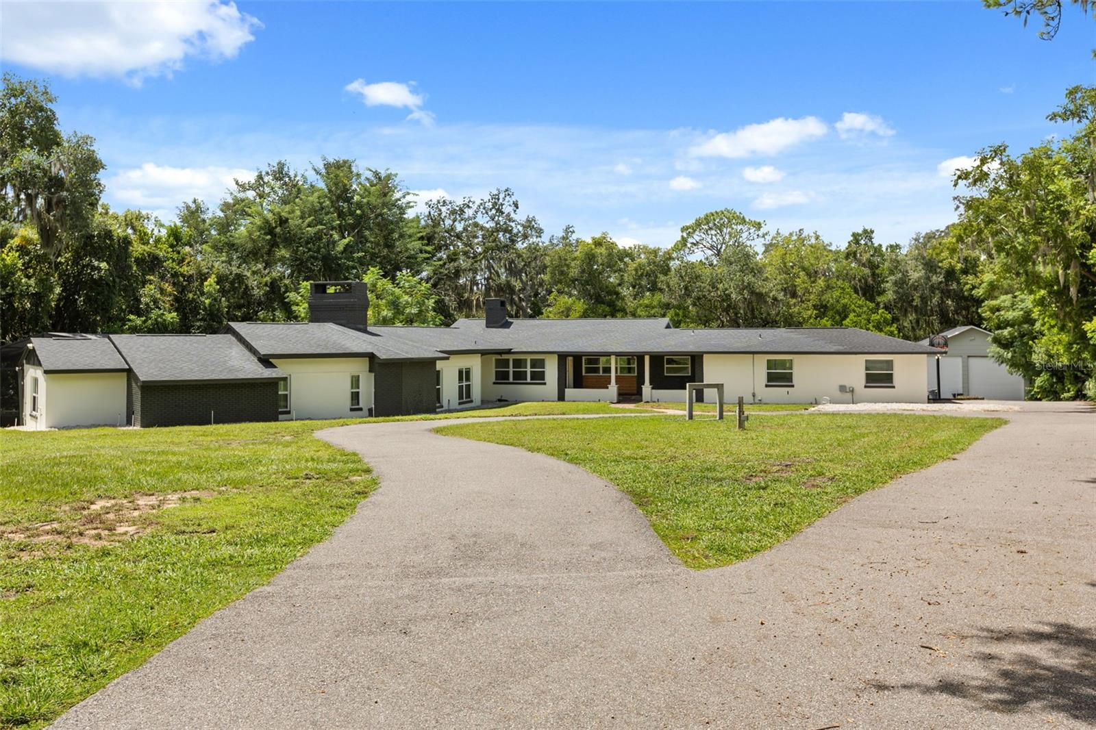 1602 Country Club Rd, Eustis, FL 32726 photo