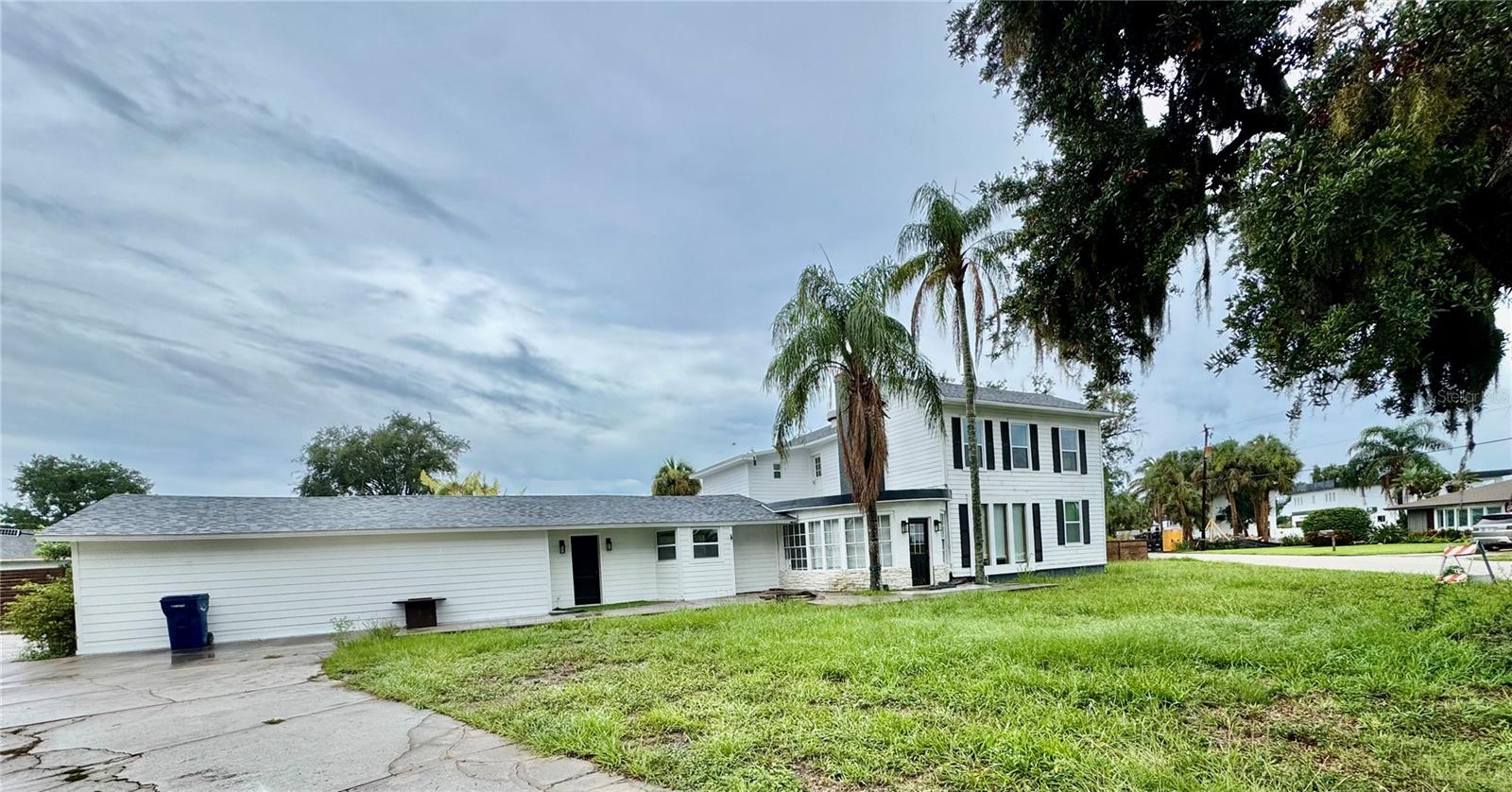 812 Tropical Dr, Bradenton, FL 34208 photo