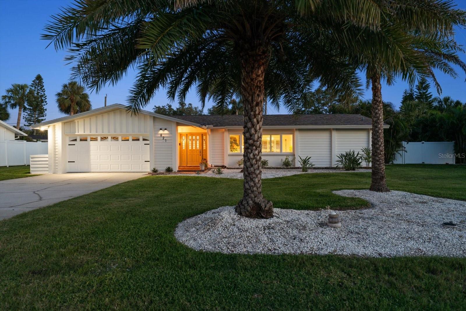 821 Jacaranda Dr, Largo, FL 33770 photo