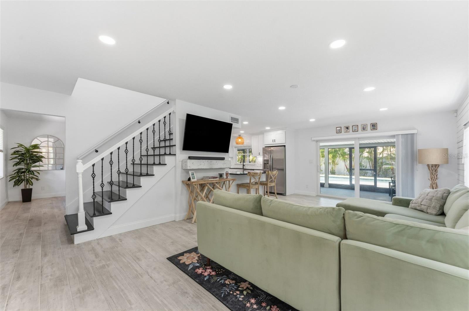 2701 67 Way, Saint Petersburg, FL 33710 photo