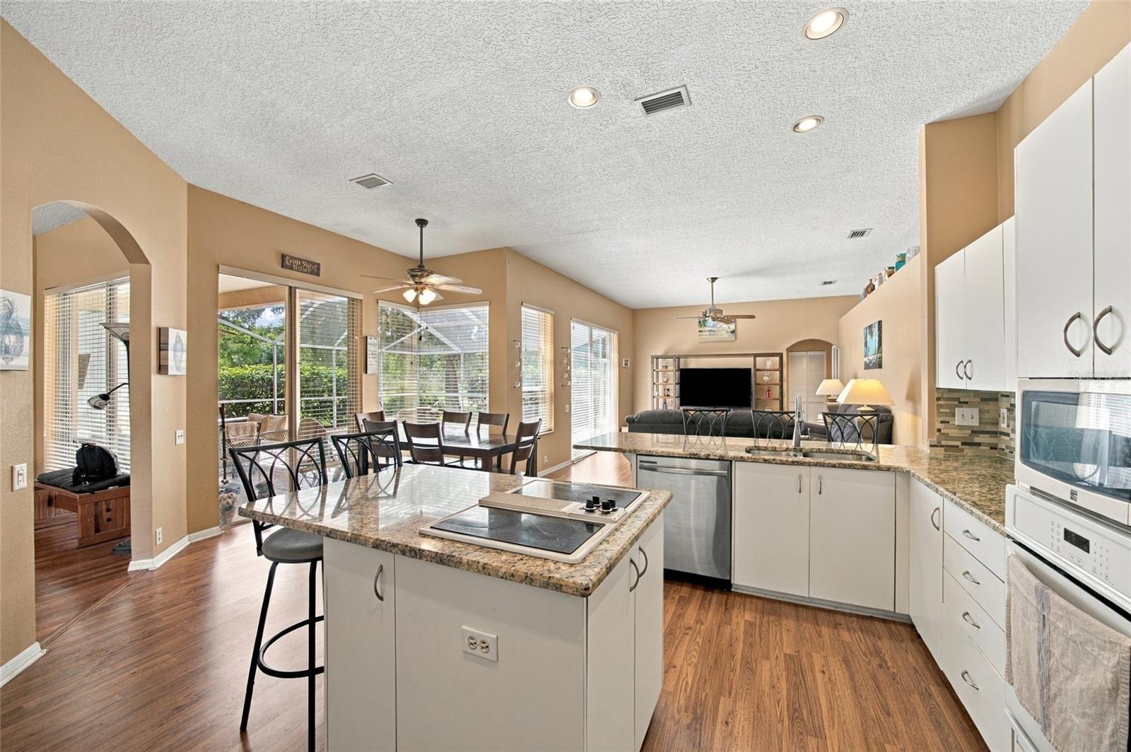 878 Centerwood Dr, Tarpon Springs, FL 34688 photo