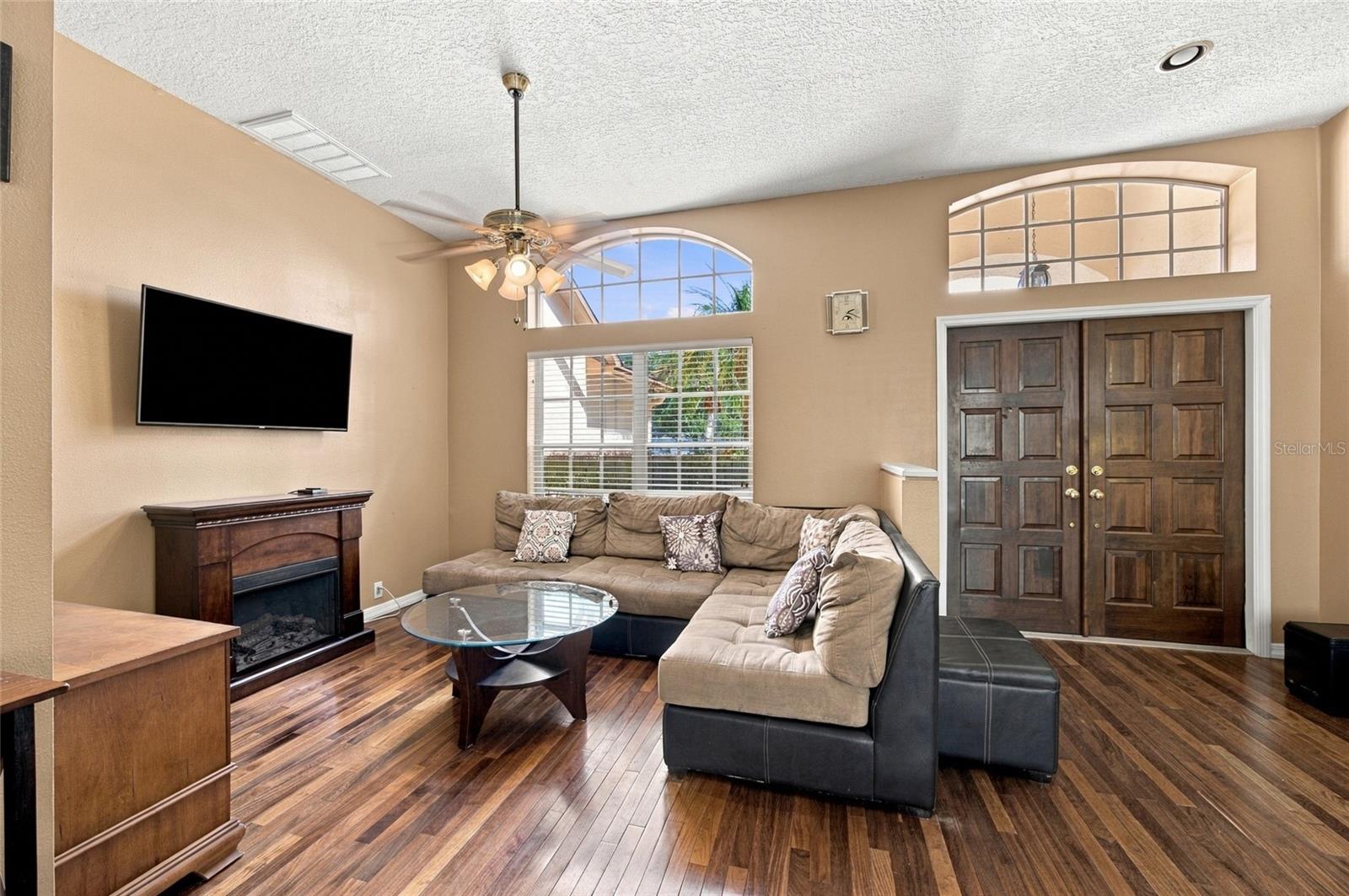 878 Centerwood Dr, Tarpon Springs, FL 34688 photo