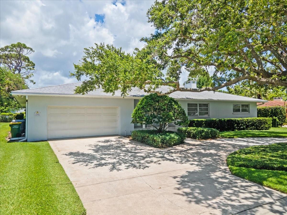 1541 Flower Dr, Sarasota, FL 34239 photo