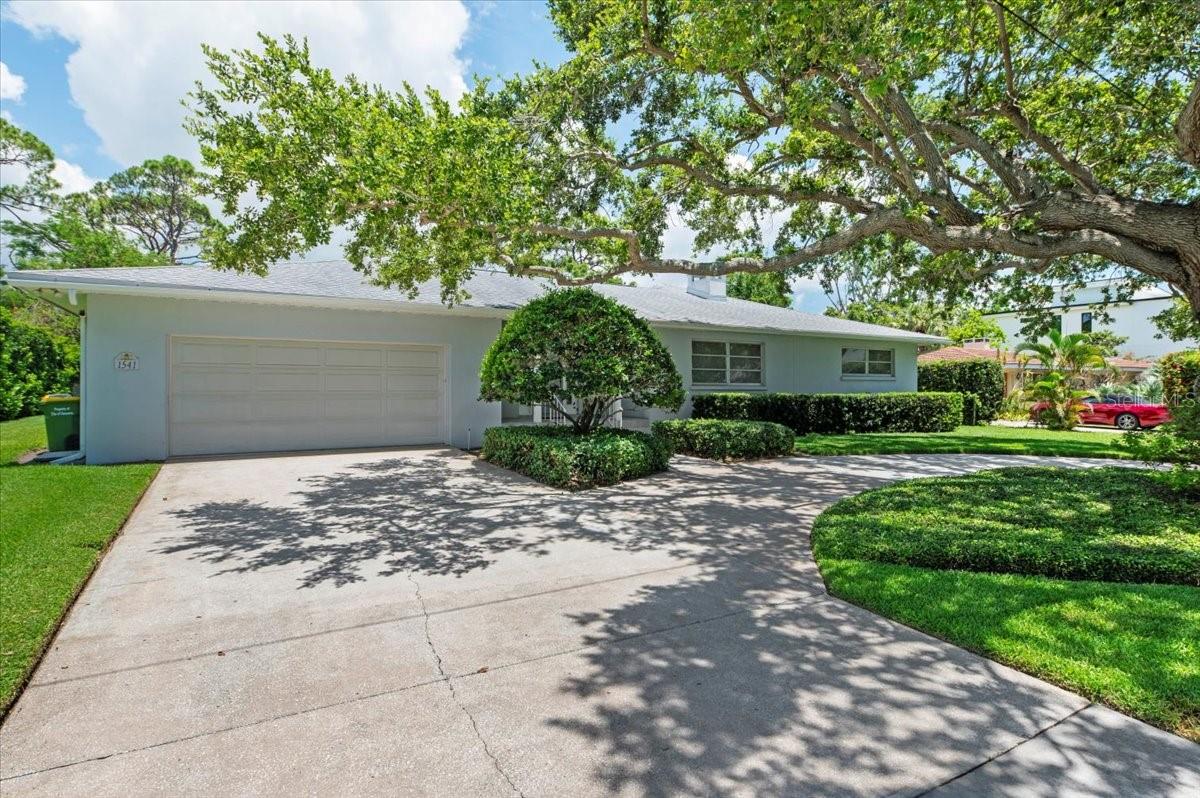 1541 Flower Dr, Sarasota, FL 34239 photo