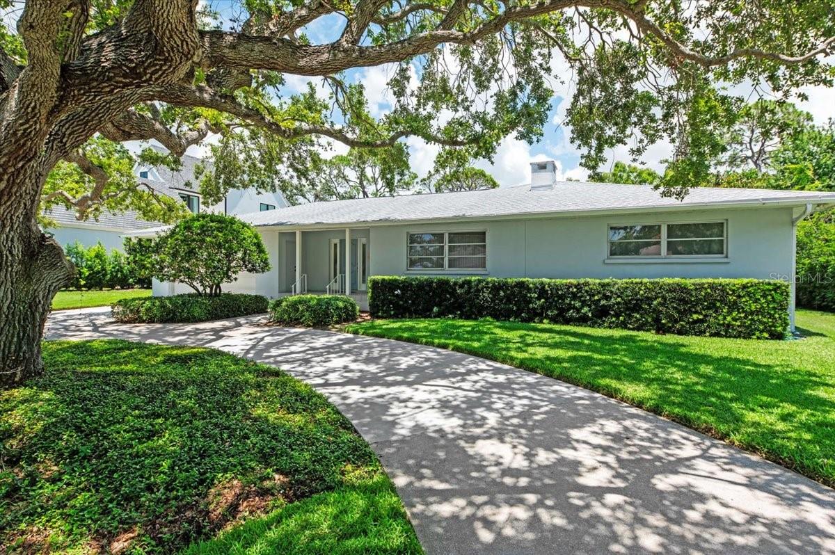 1541 Flower Dr, Sarasota, FL 34239 photo
