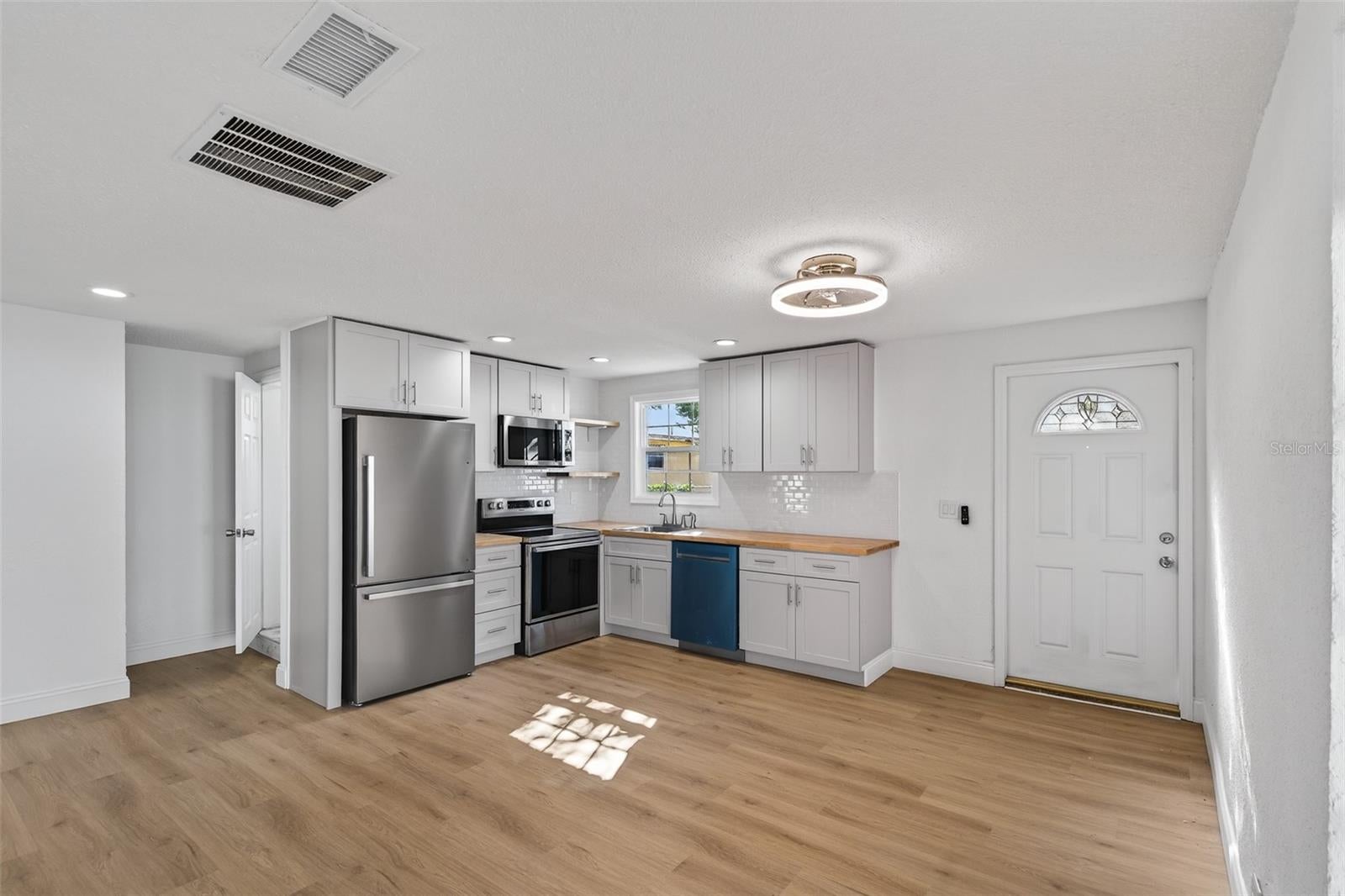 4545 12 Ave, Saint Petersburg, FL 33711 photo