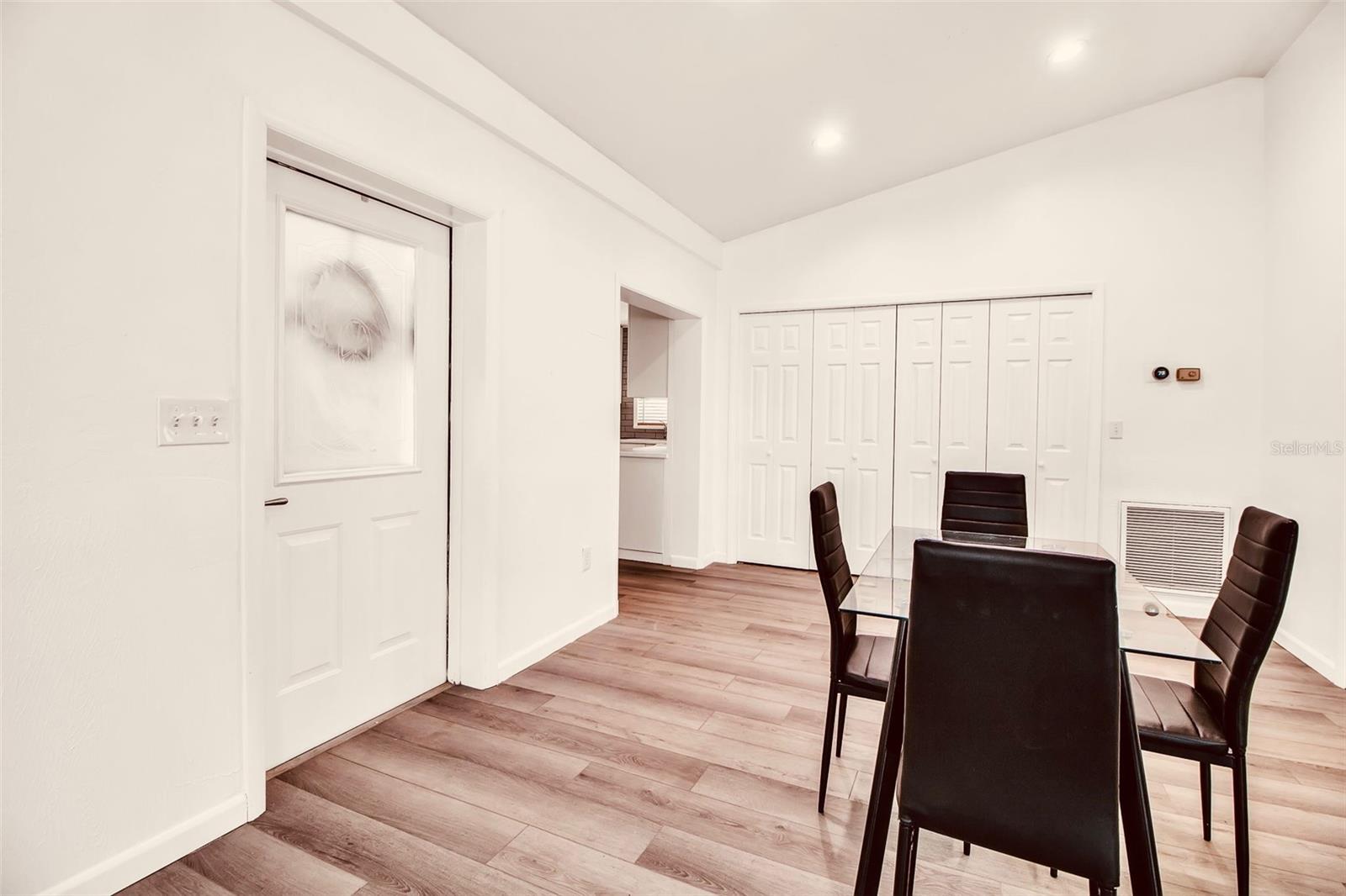 210 84 St, Holmes Beach, FL 34217 photo