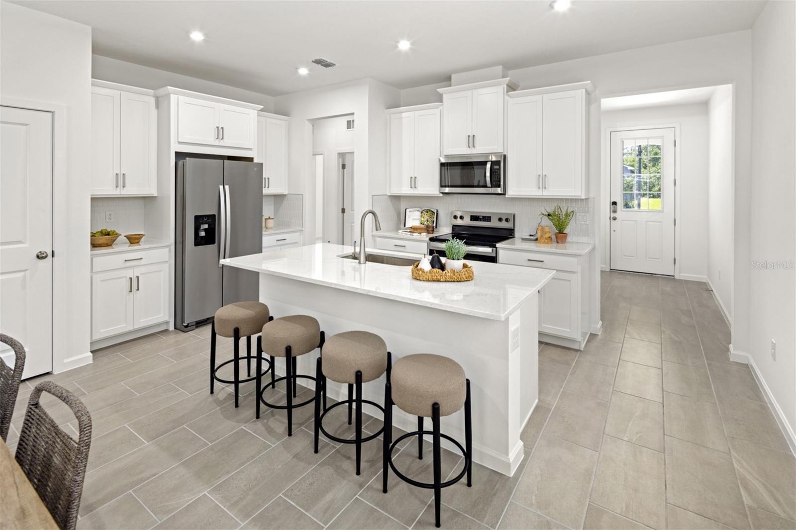 137 Greenhouse Grove St, Groveland, FL 34736 photo