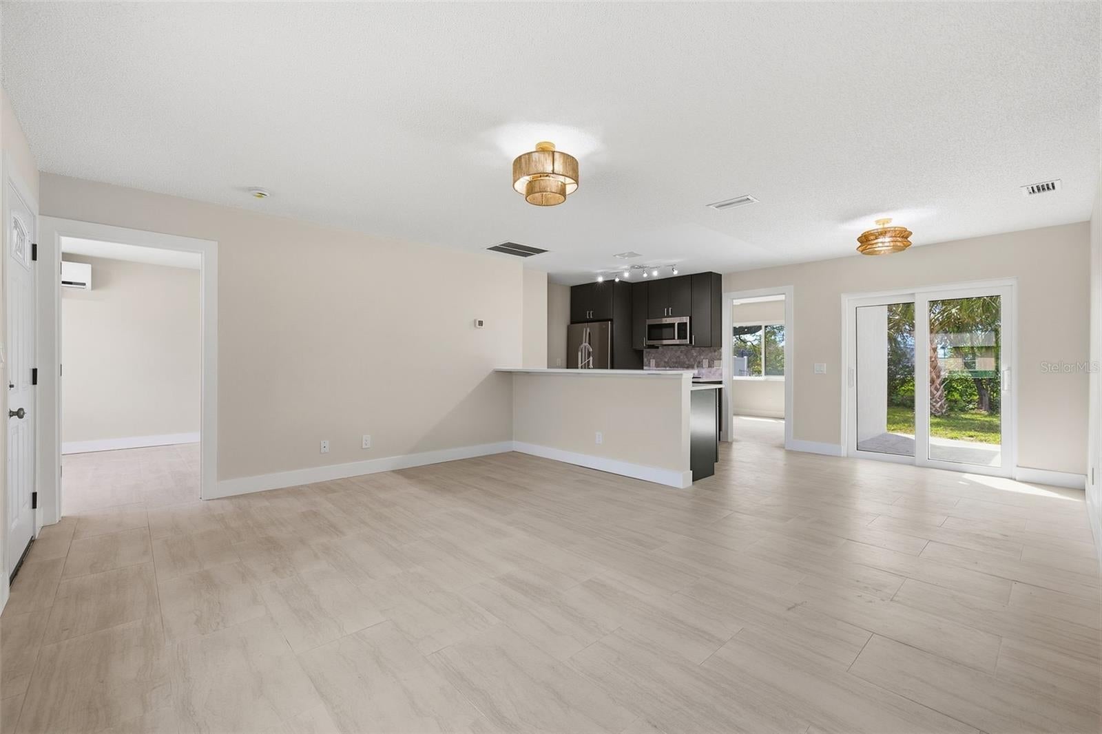 2714 Mary Sue St, Largo, FL 33774 photo