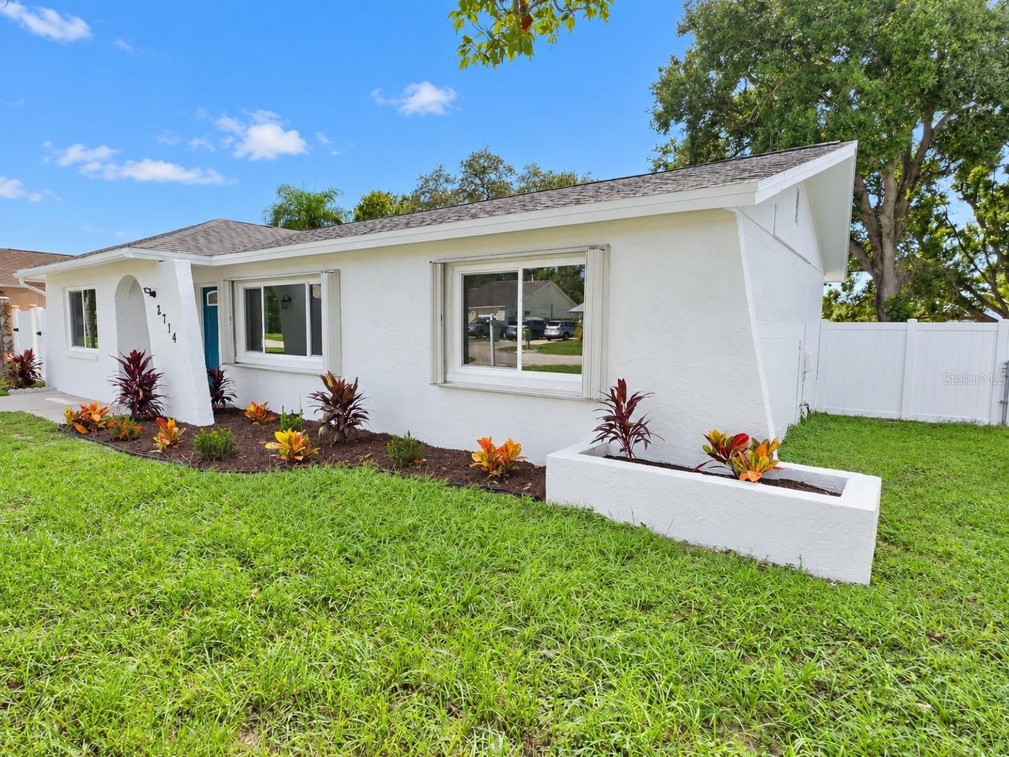 2714 Mary Sue St, Largo, FL 33774 photo