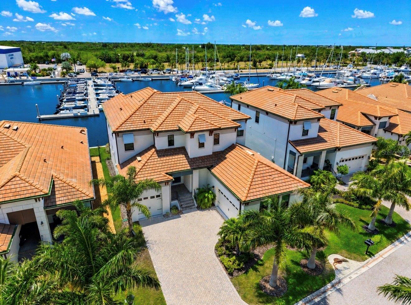 3016 Christophers Watch Ln, Ruskin, FL 33570 photo