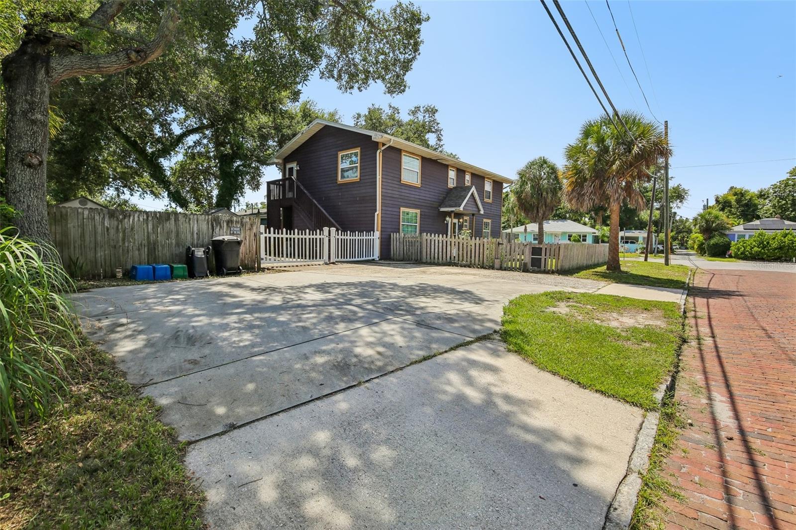 2702 49 St, Gulfport, FL 33707