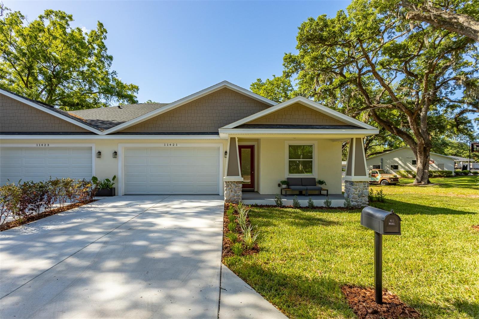 11421 AND 11423 Weldon St, Seffner, FL 33584 photo