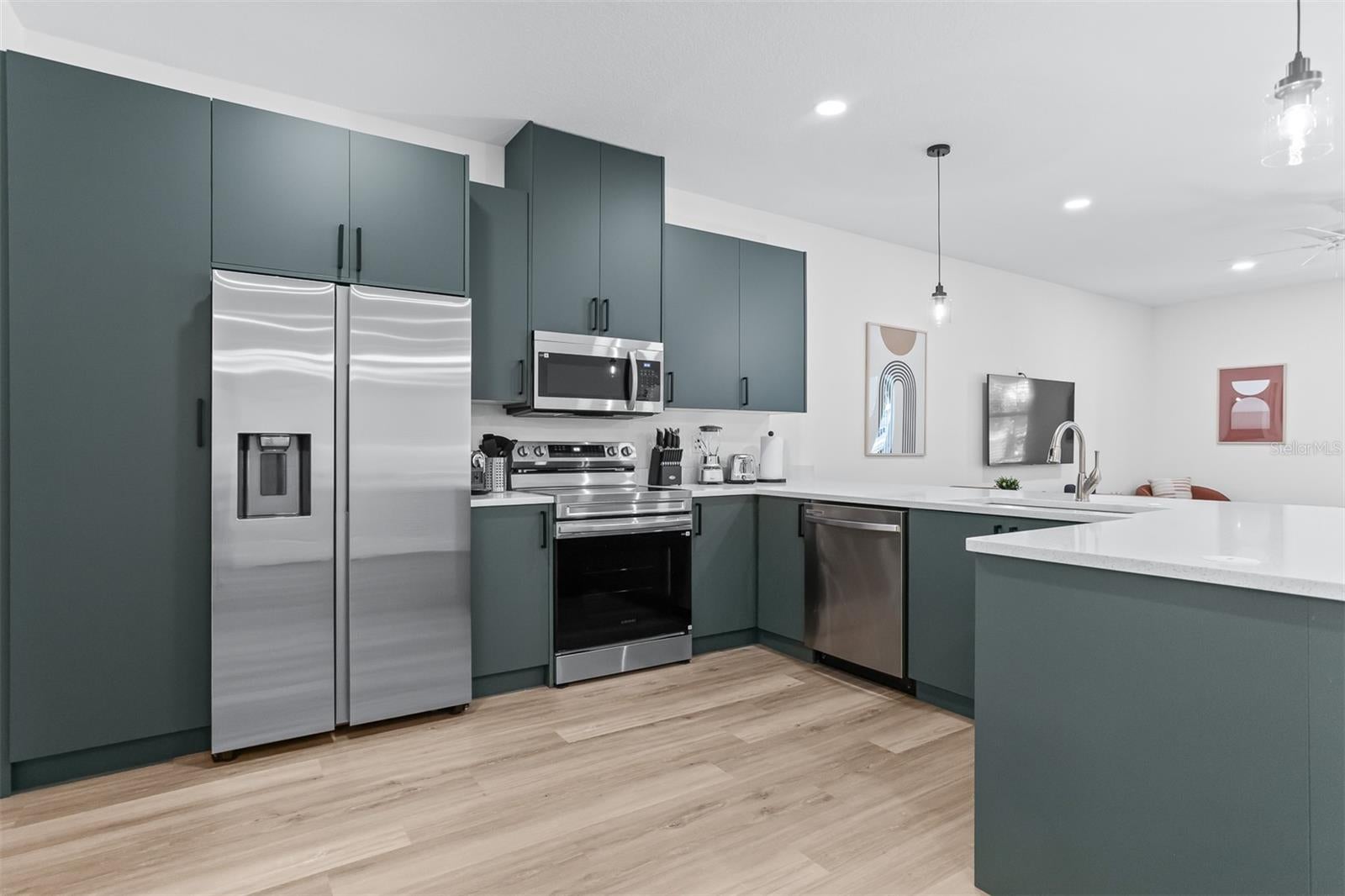 11421 AND 11423 Weldon St, Seffner, FL 33584 photo