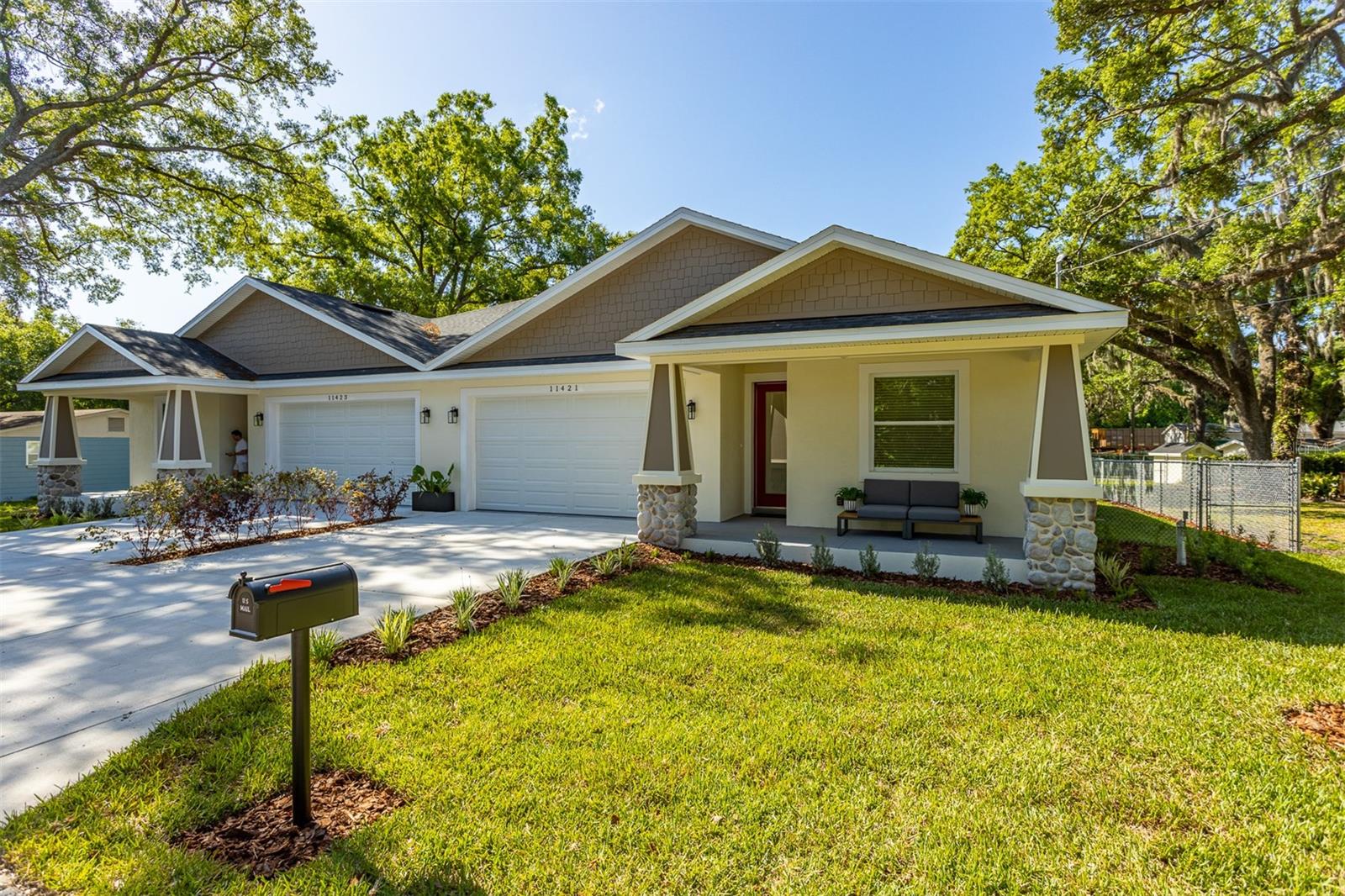 11421 AND 11423 Weldon St, Seffner, FL 33584 photo