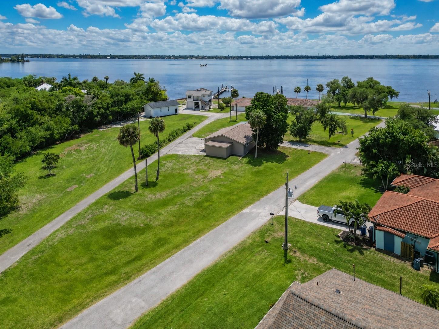 1808 Stevenson Rd, North Fort Myers, FL 33917 photo