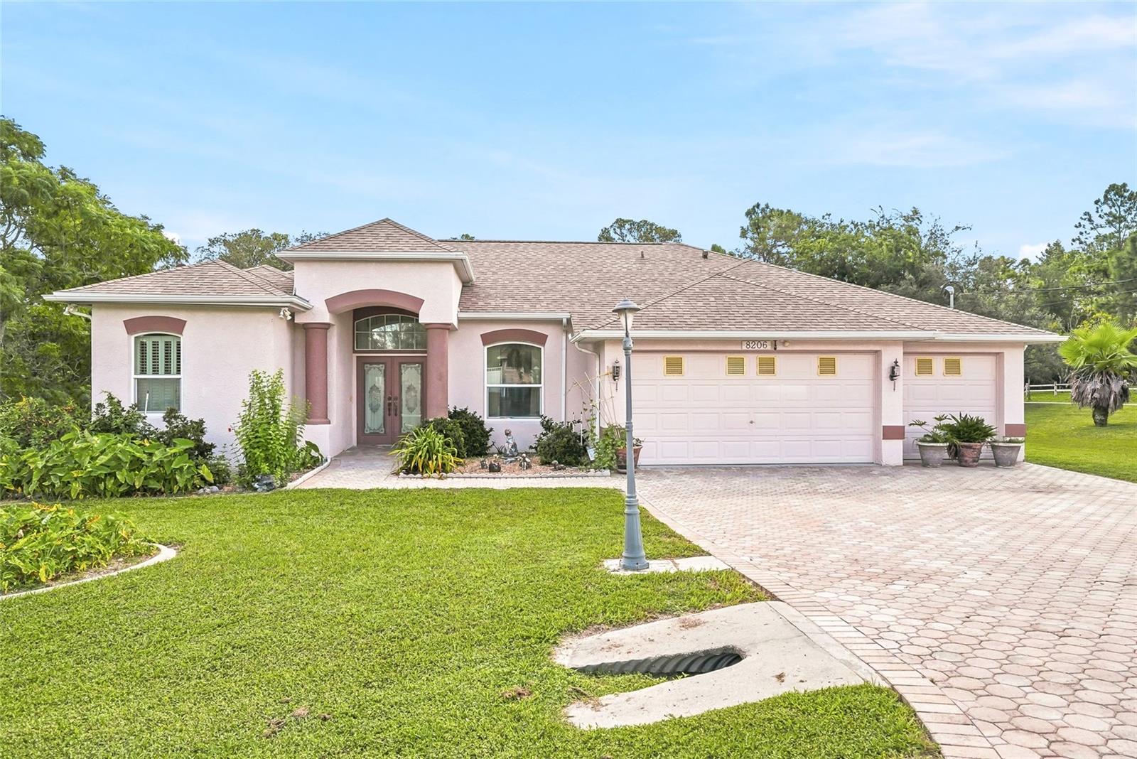 8206 Nightingale Rd, Weeki Wachee, FL 34613