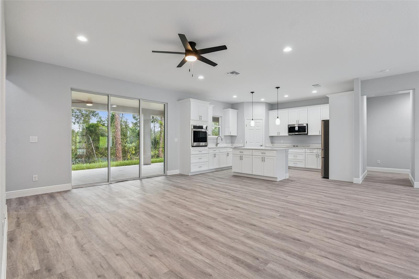 2043 Watersedge Dr, Deltona, FL 32738 photo