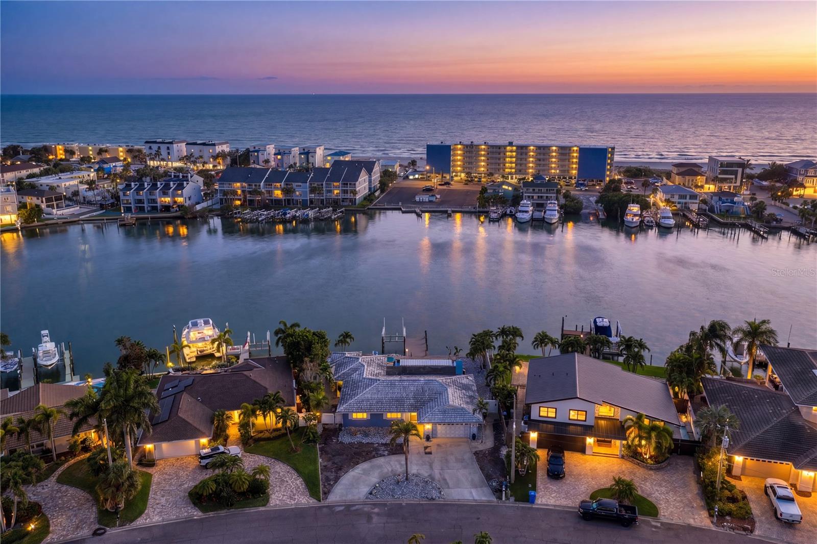 10038 Yacht Club Dr, Treasure Island, FL 33706