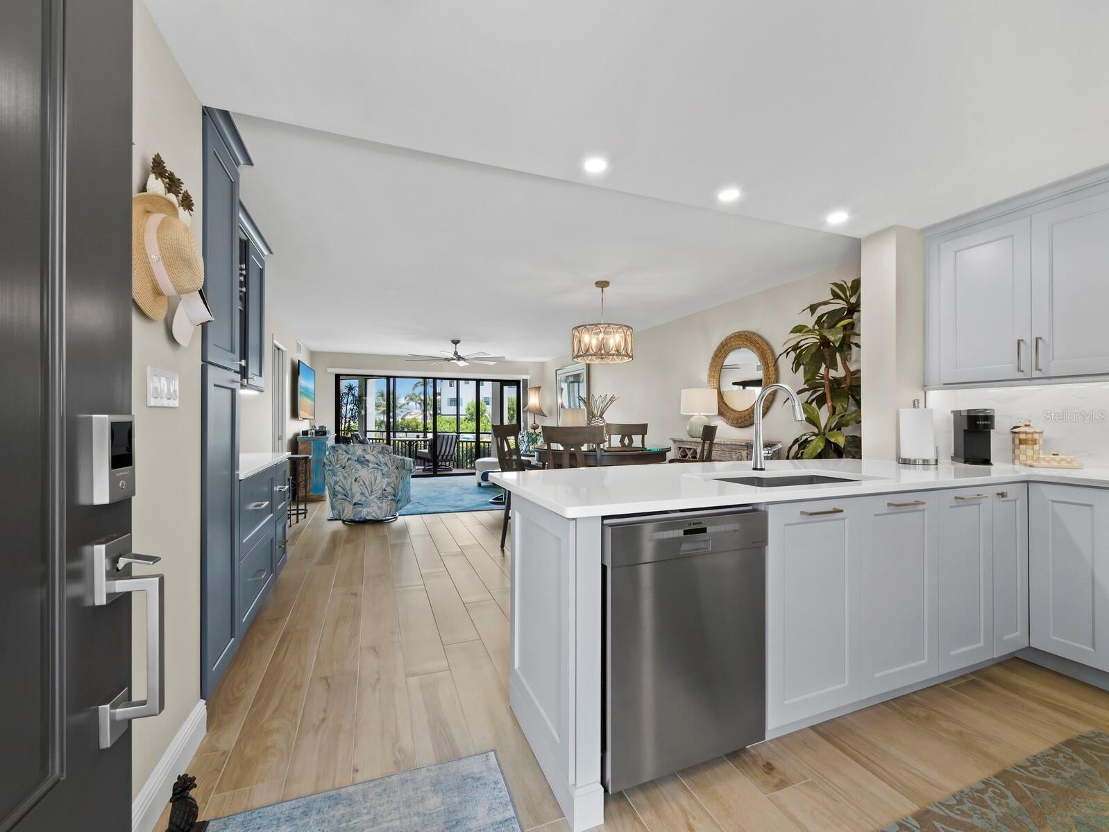 448 Gulf Of Mexico Dr #A 104, Longboat Key, FL 34228 photo