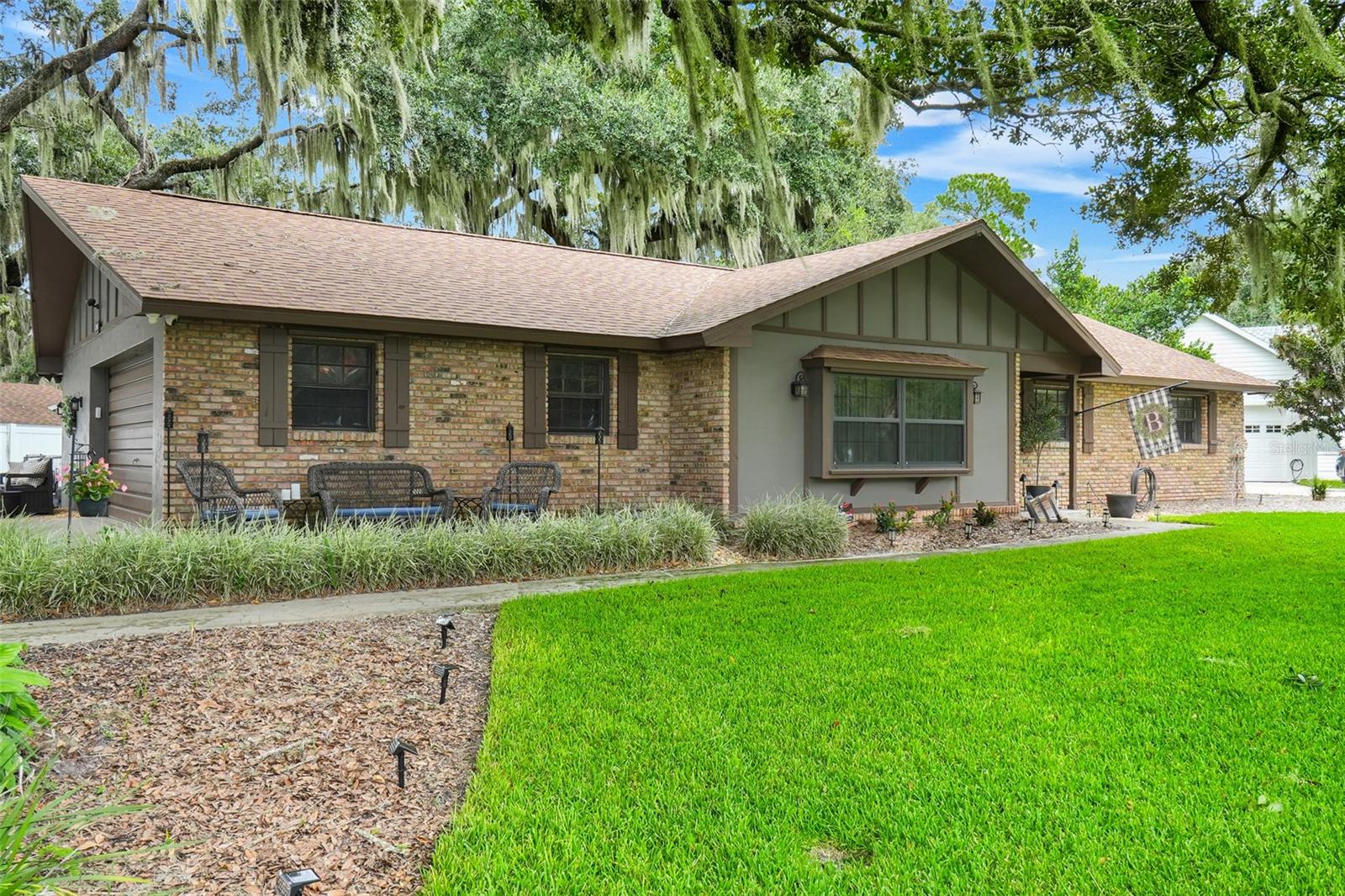 31946 Harris Rd, Tavares, FL 32778