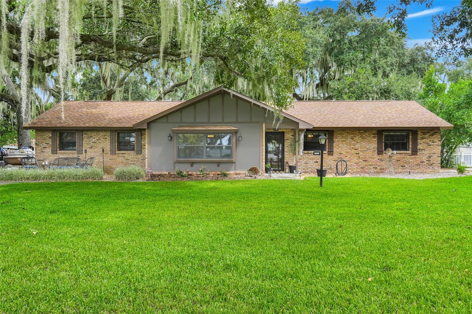 31946 Harris Rd, Tavares, FL 32778 photo